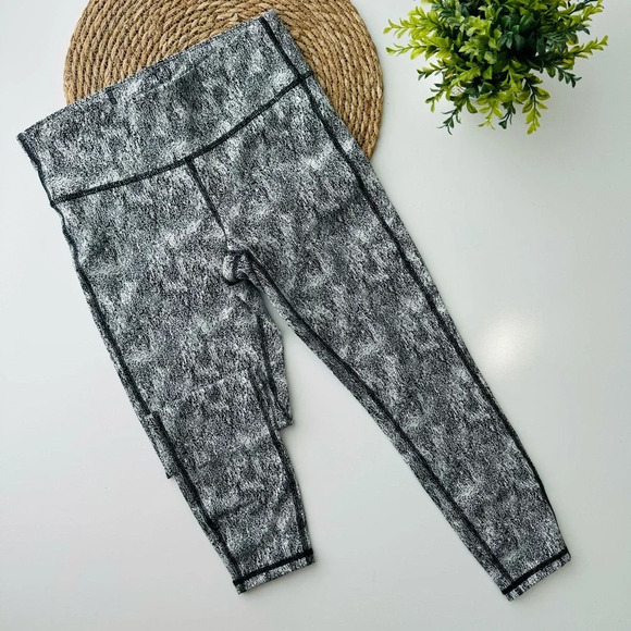 GapFit Shine Jacquard Leggings Size Small - Picture 1 of 10